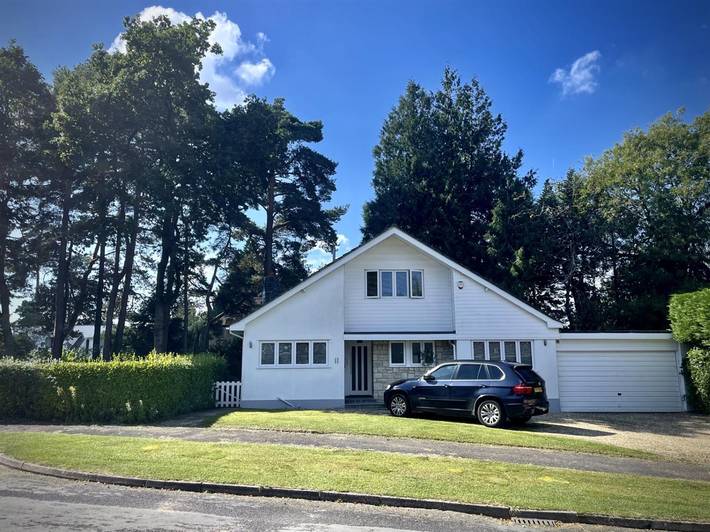 Larch Way, Ferndown Castleman Estate Agents